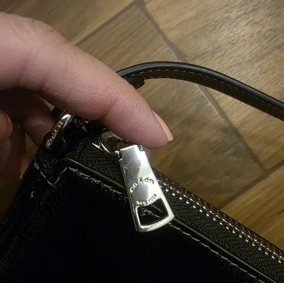 Coach Outlet Nolita 19 black patent leather PREOWN - Picture 9 of 9